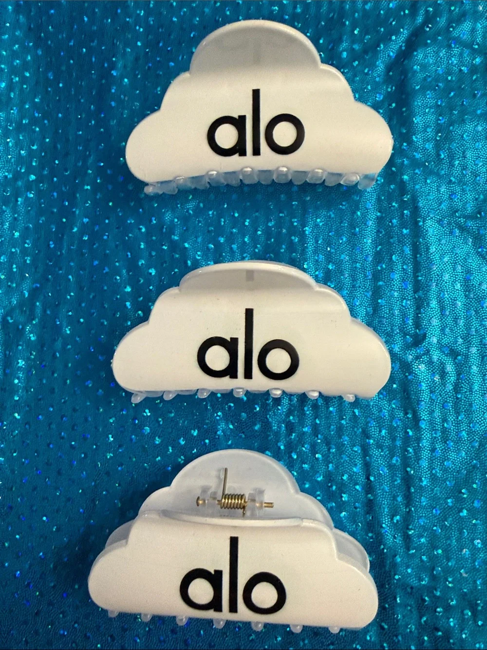 ALO Yoga Inspired White Cloud Hair Claw Clips (OS)